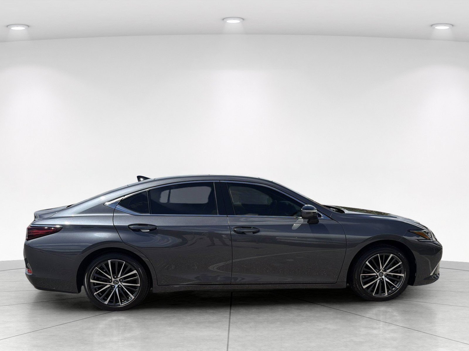 Used 2025 Lexus ES 350 w/ Premium Package FWD image 3