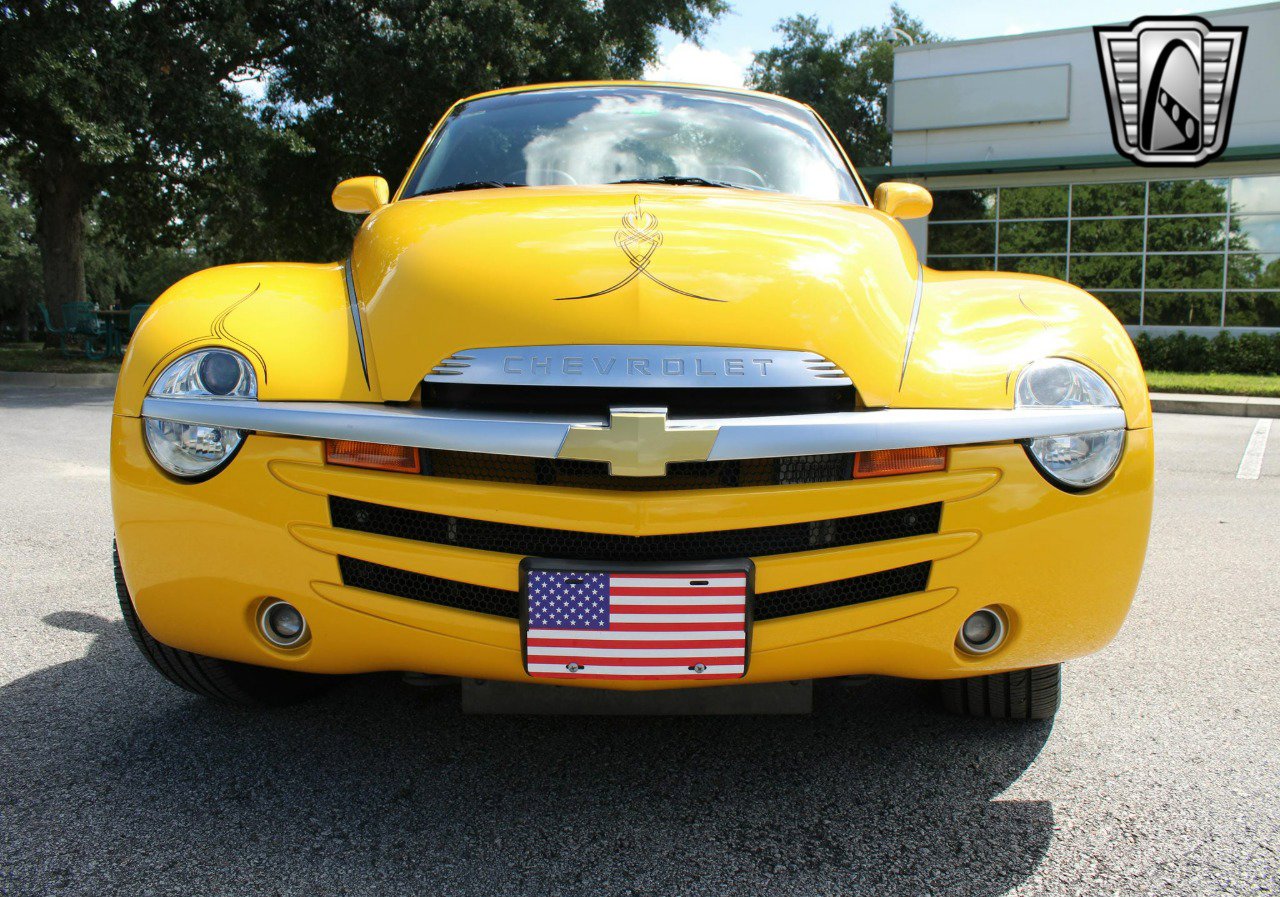 Used 2005 Chevrolet SSR w/ Preferred Equipment Group image 12