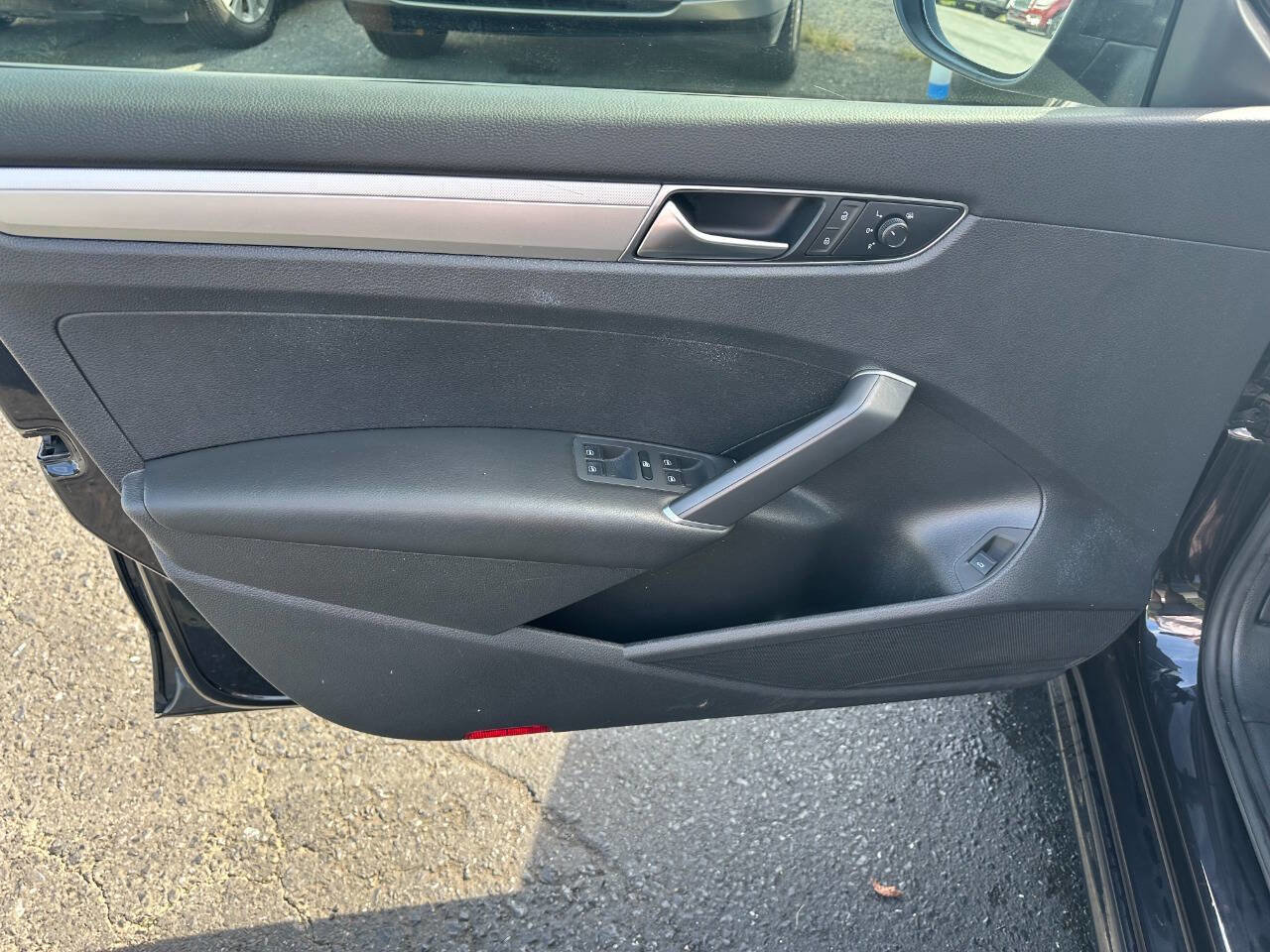 Used 2018 Volkswagen Passat 2.0T S image 15