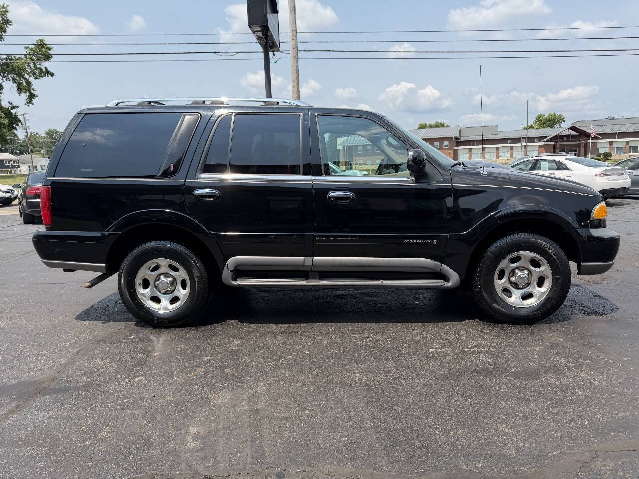 Used 1998 Lincoln Navigator 4WD image 6