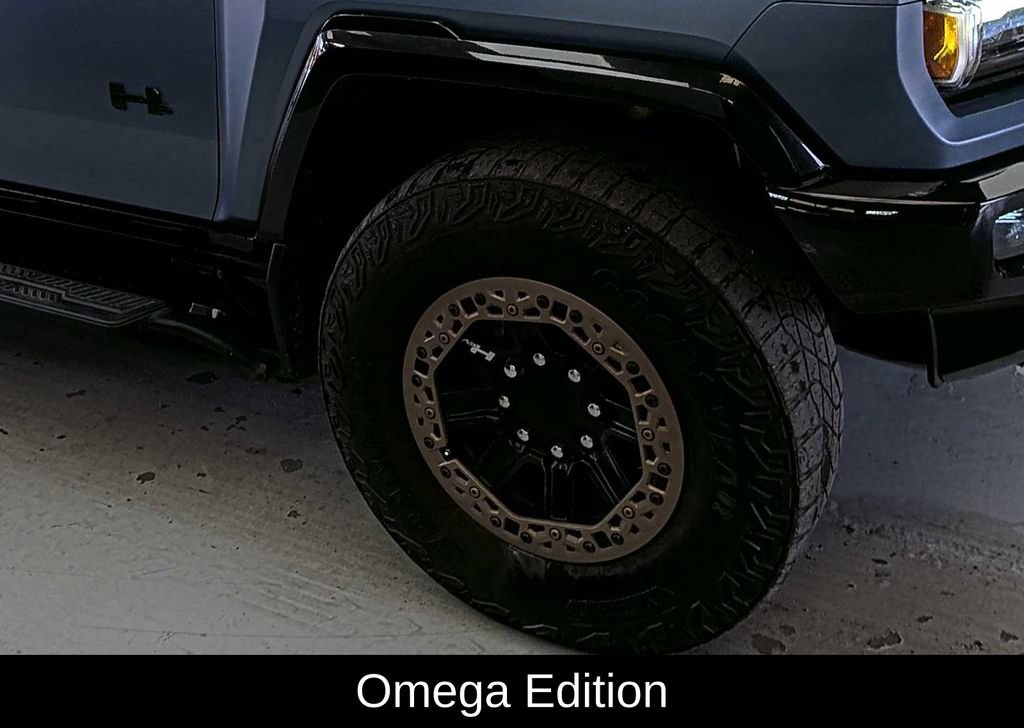 Used 2024 GMC Hummer EV 3X w/ Omega Edition AWD/4WD image 4