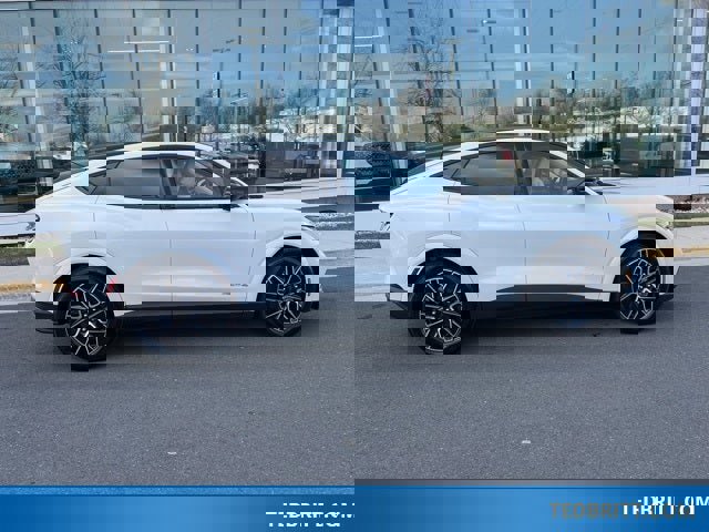 Used 2025 Ford Mustang Mach-E Premium image 9