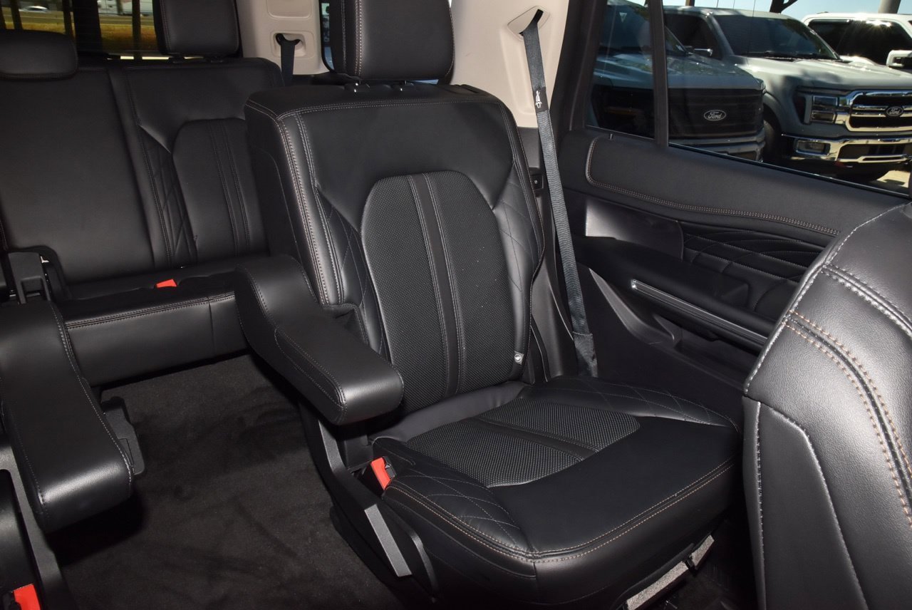 Used 2018 Ford Expedition Platinum AWD/4WD image 22