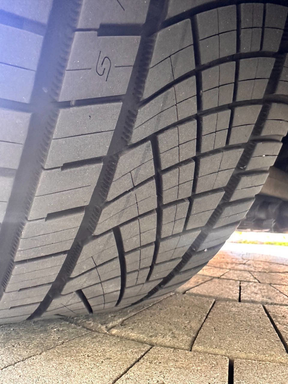 Used 2013 Audi RS 5 Coupe w/ Audi MMI Navigation Plus Pkg image 38