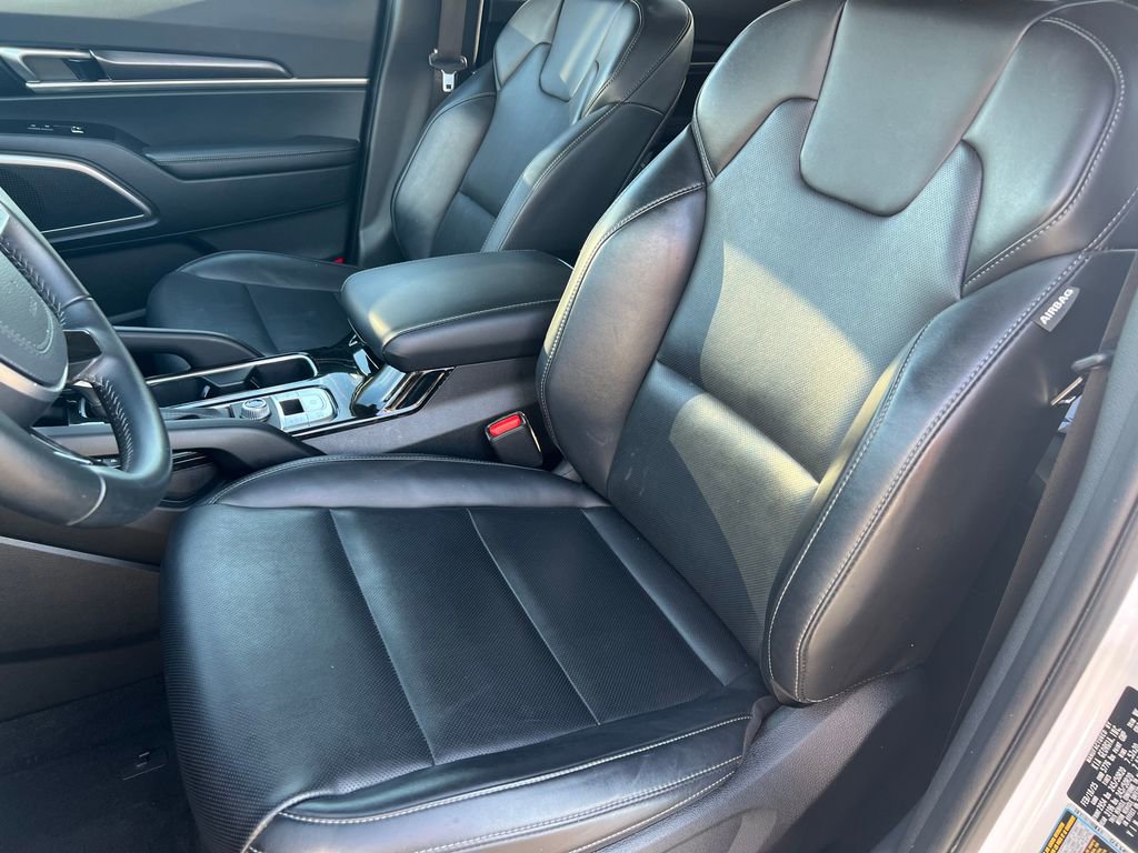 Used 2025 Kia Telluride S image 11