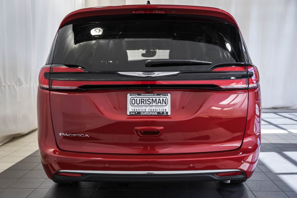 New 2026 Chrysler Pacifica Select image 5