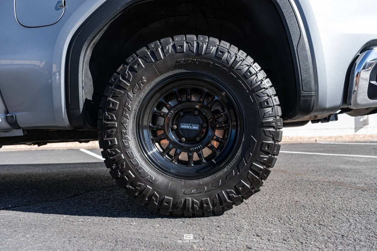 Used 2025 GMC Sierra 1500 SLE w/ X31 Off-Road Package AWD/4WD image 6