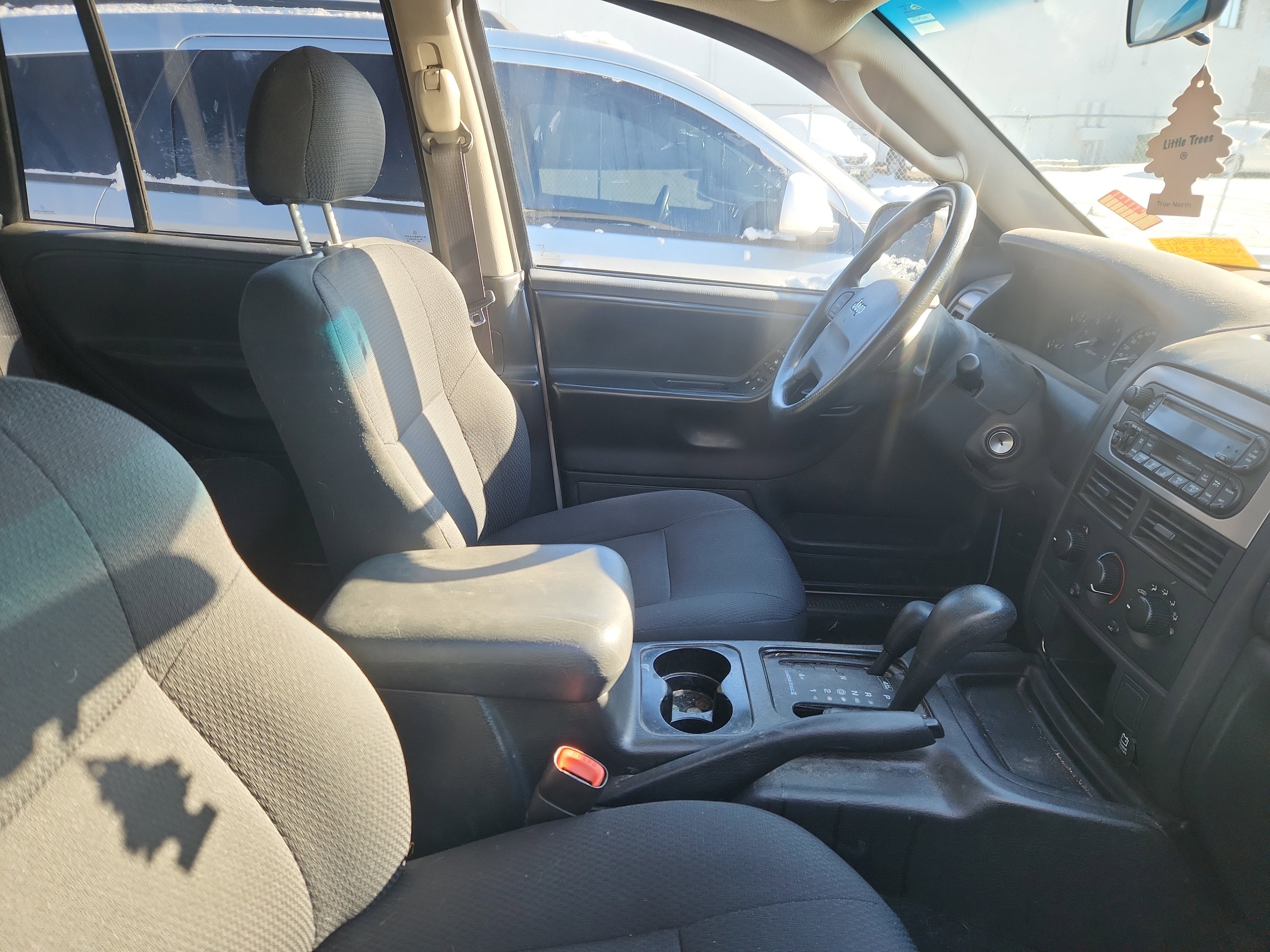 Used 2004 Jeep Grand Cherokee Laredo w/ Convenience Group image 8