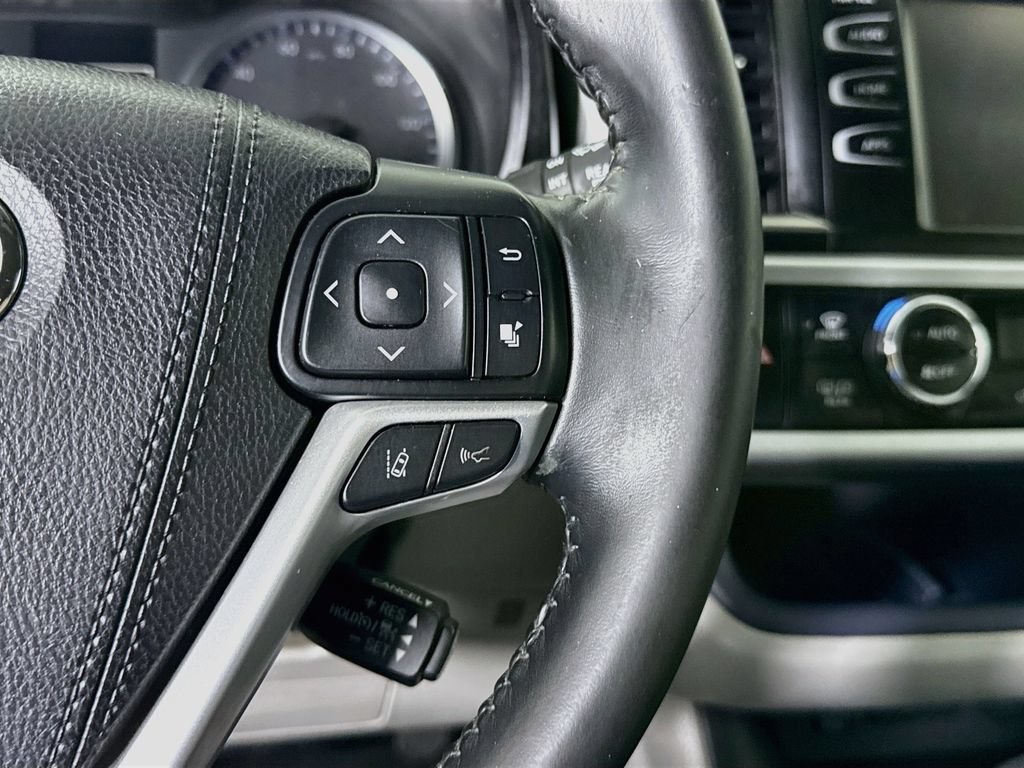 Certified 2018 Toyota Highlander Plus AWD/4WD image 20