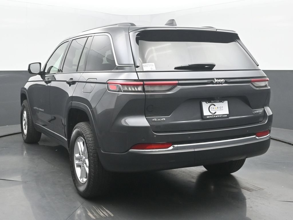 Used 2022 Jeep Grand Cherokee Laredo w/ Luxury Tech Group I AWD/4WD image 4