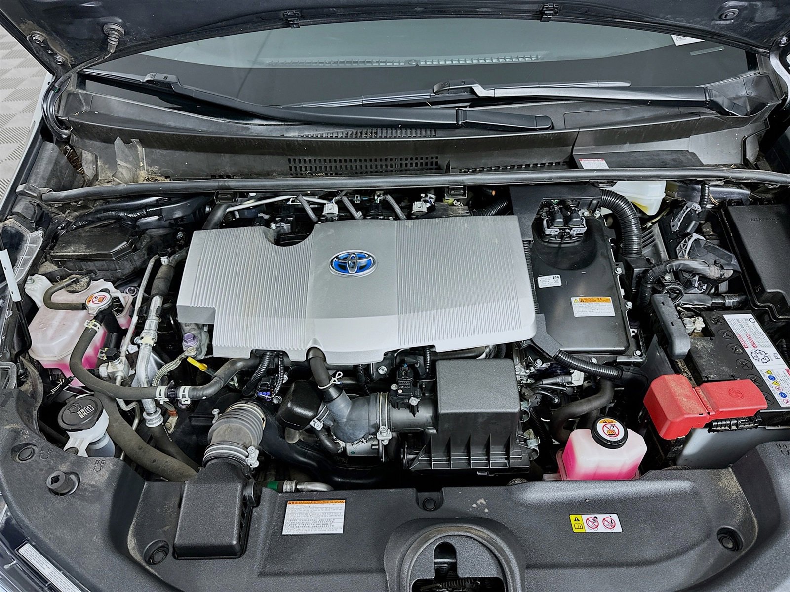 Used 2021 Toyota Prius LE image 27