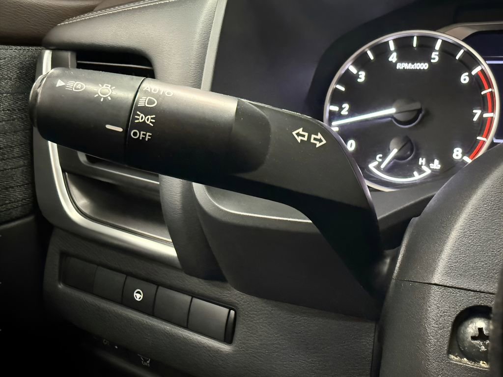 Used 2023 Nissan Rogue SV image 20