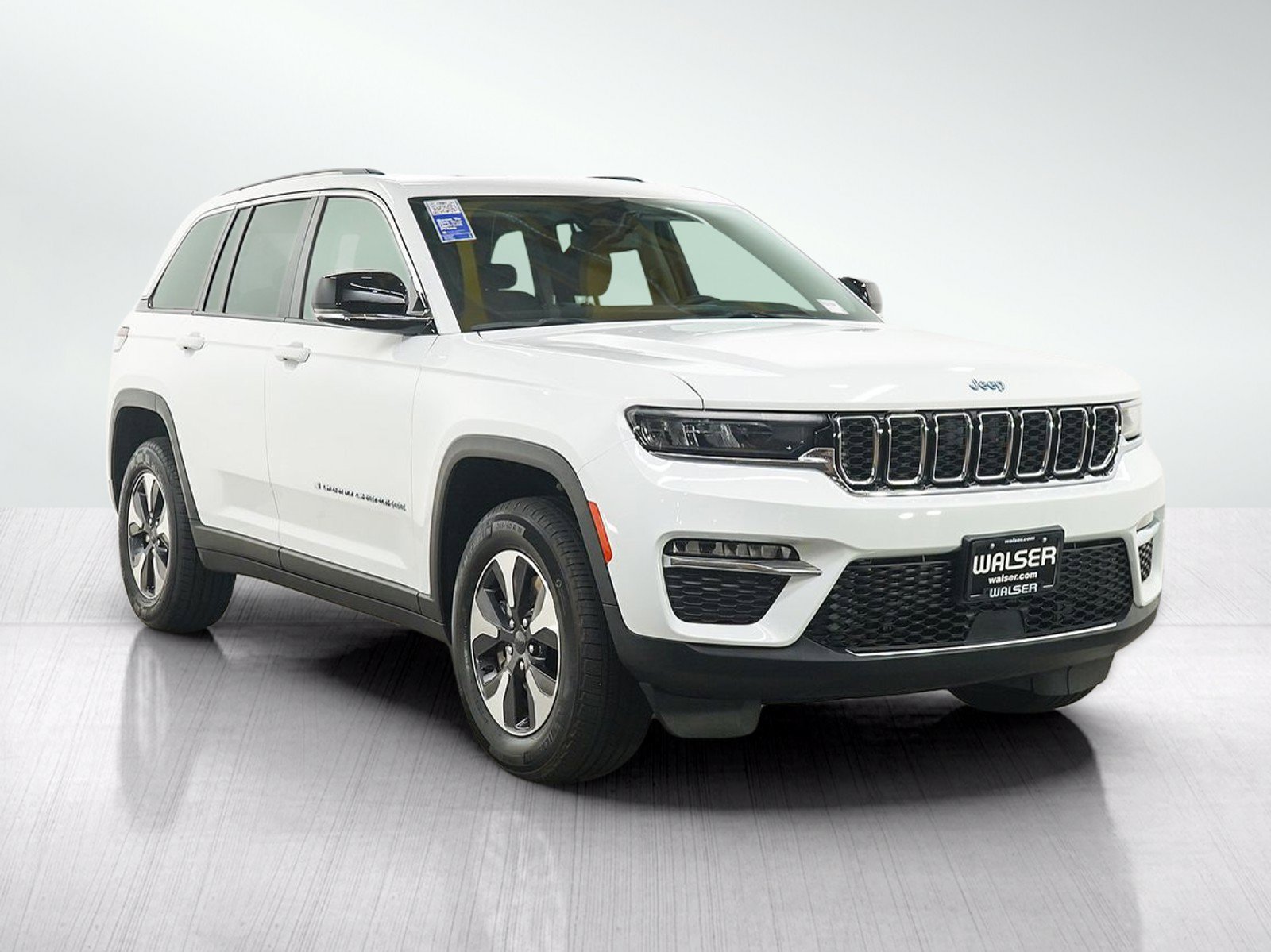 Used 2024 Jeep Grand Cherokee Limited 4xe AWD/4WD image 8