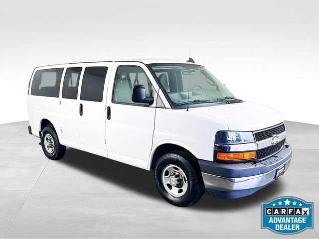 Used 2017 Chevrolet Express 2500 LT w/ LT Preferred Equipment Group RWD image 2