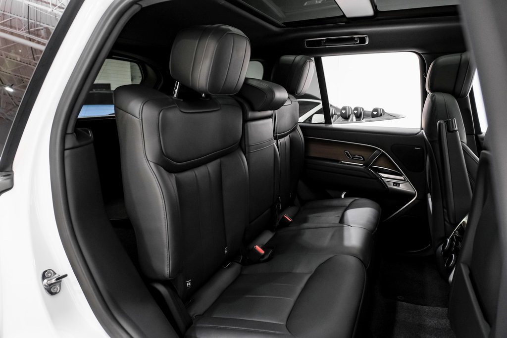 Used 2024 Land Rover Range Rover SE image 32
