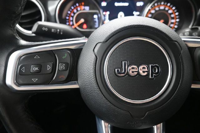 Used 2020 Jeep Wrangler Unlimited Sahara AWD/4WD image 18