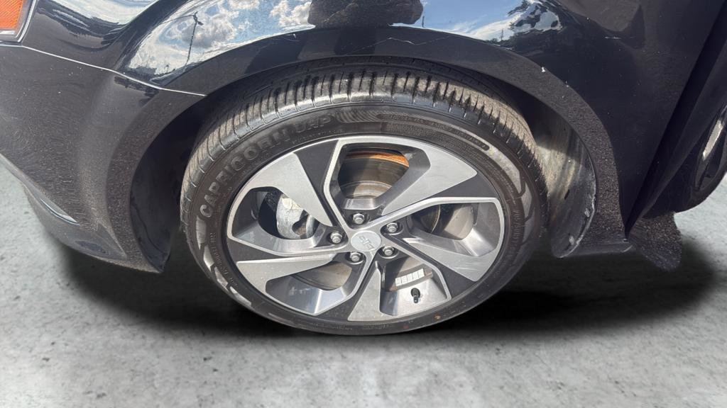 Used 2019 Chevrolet Sonic Premier FWD image 24