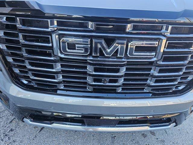 New 2026 GMC Yukon XL Denali Ultimate AWD/4WD image 9