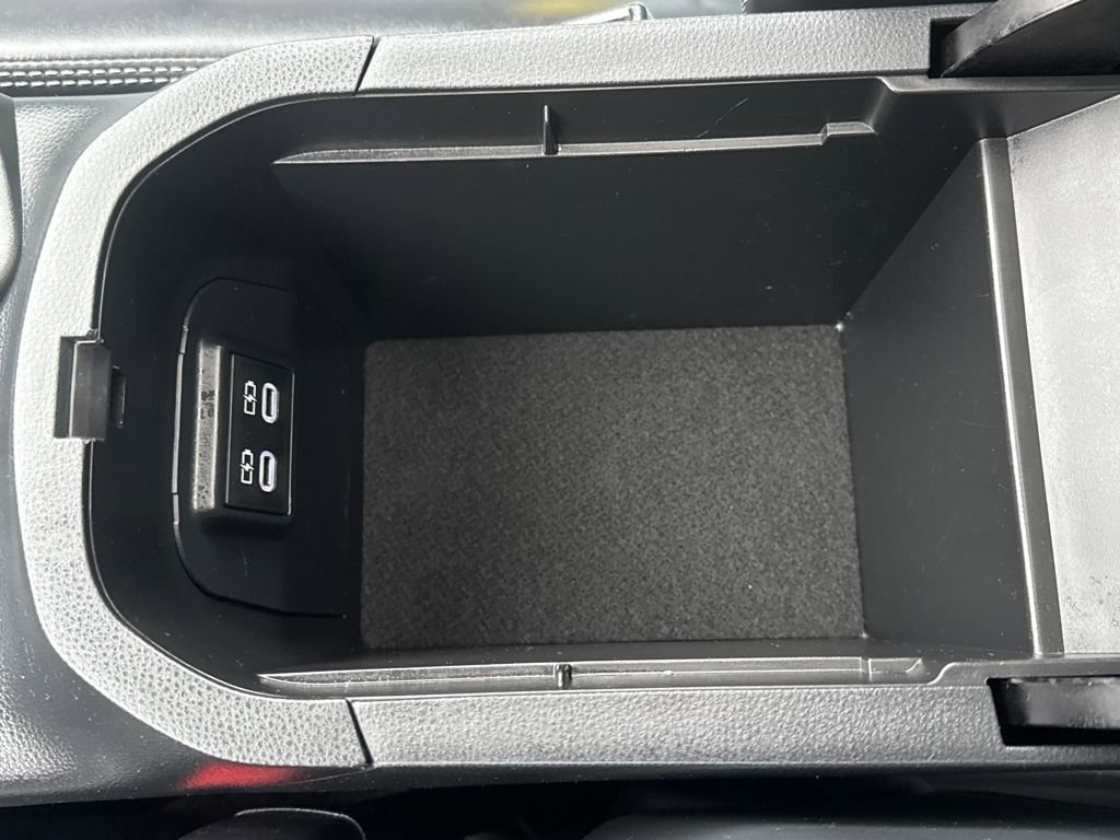 Used 2023 Toyota RAV4 XLE Premium image 28