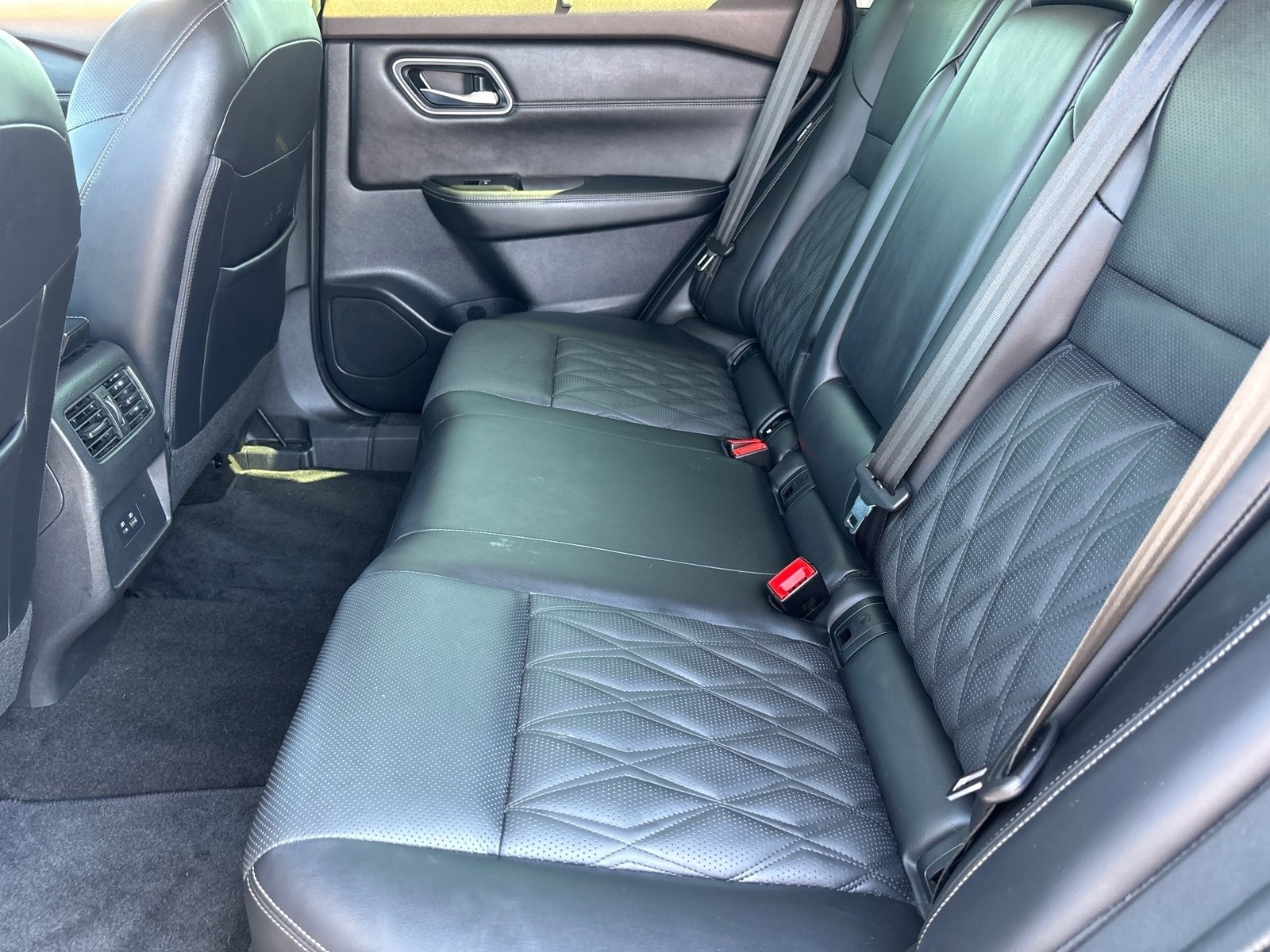 Used 2023 Nissan Rogue Platinum image 27