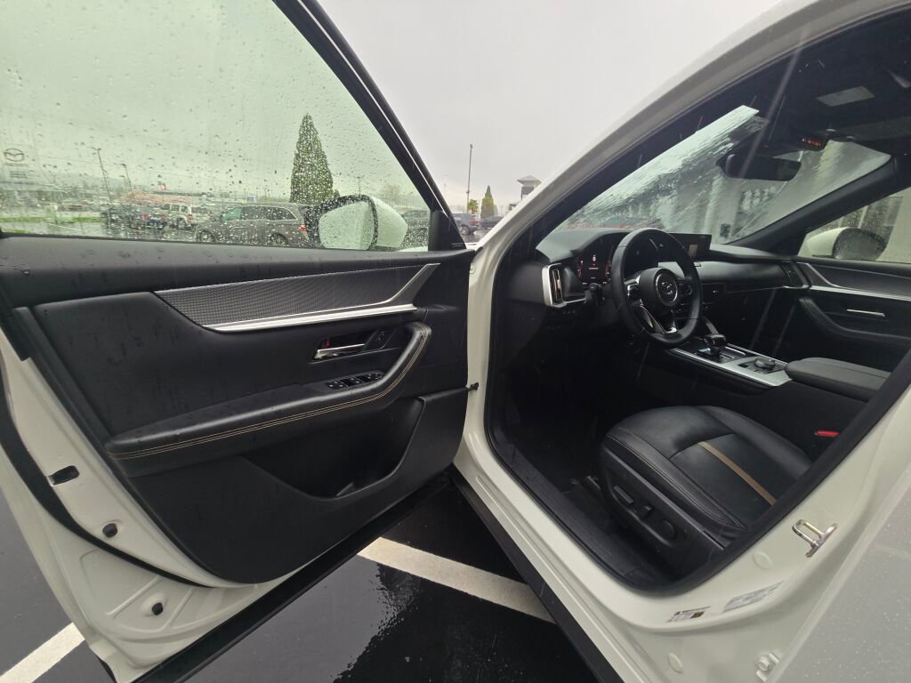Used 2024 MAZDA CX-90 3.3 Turbo w/ Premium Plus Pkg image 16