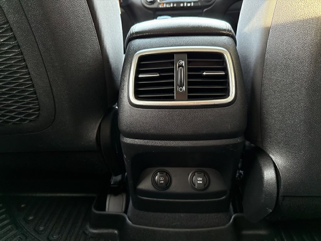 Used 2019 Kia Sorento LX image 19