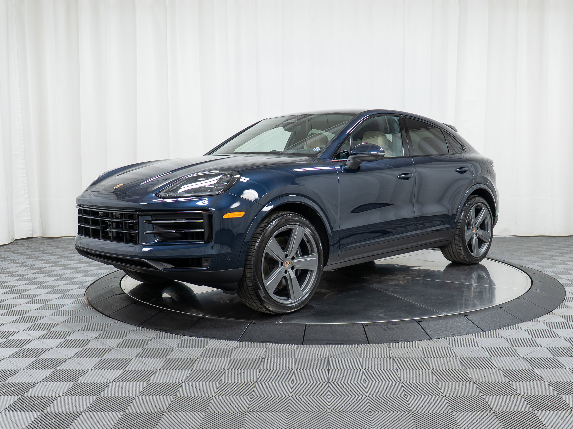New 2026 Porsche Cayenne Coupe AWD/4WD image 1