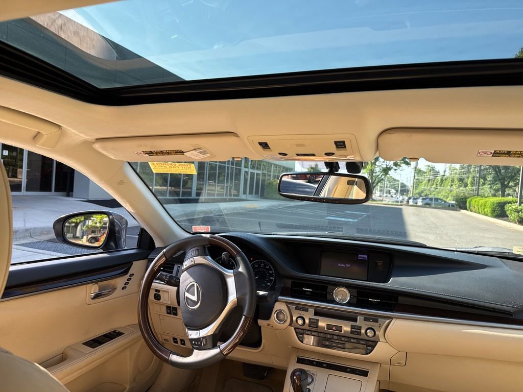 Used 2014 Lexus ES 350 w/ Luxury Package FWD image 8
