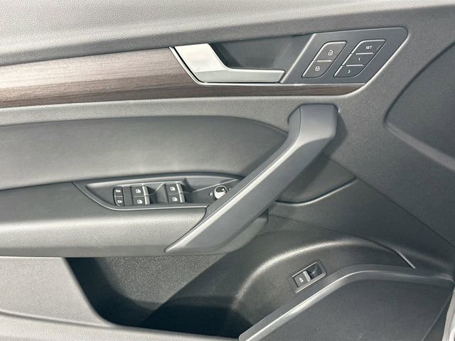 Used 2023 Audi Q5 2.0T Premium w/ Convenience Package image 23