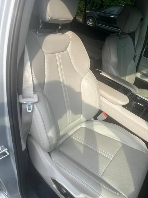 Used 2024 Jeep Wagoneer 4WD w/ Premium Group I image 24