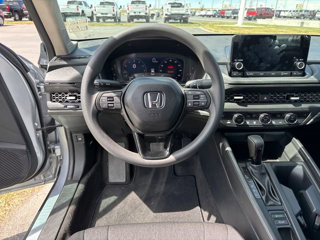 Used 2025 Honda Accord SE image 13