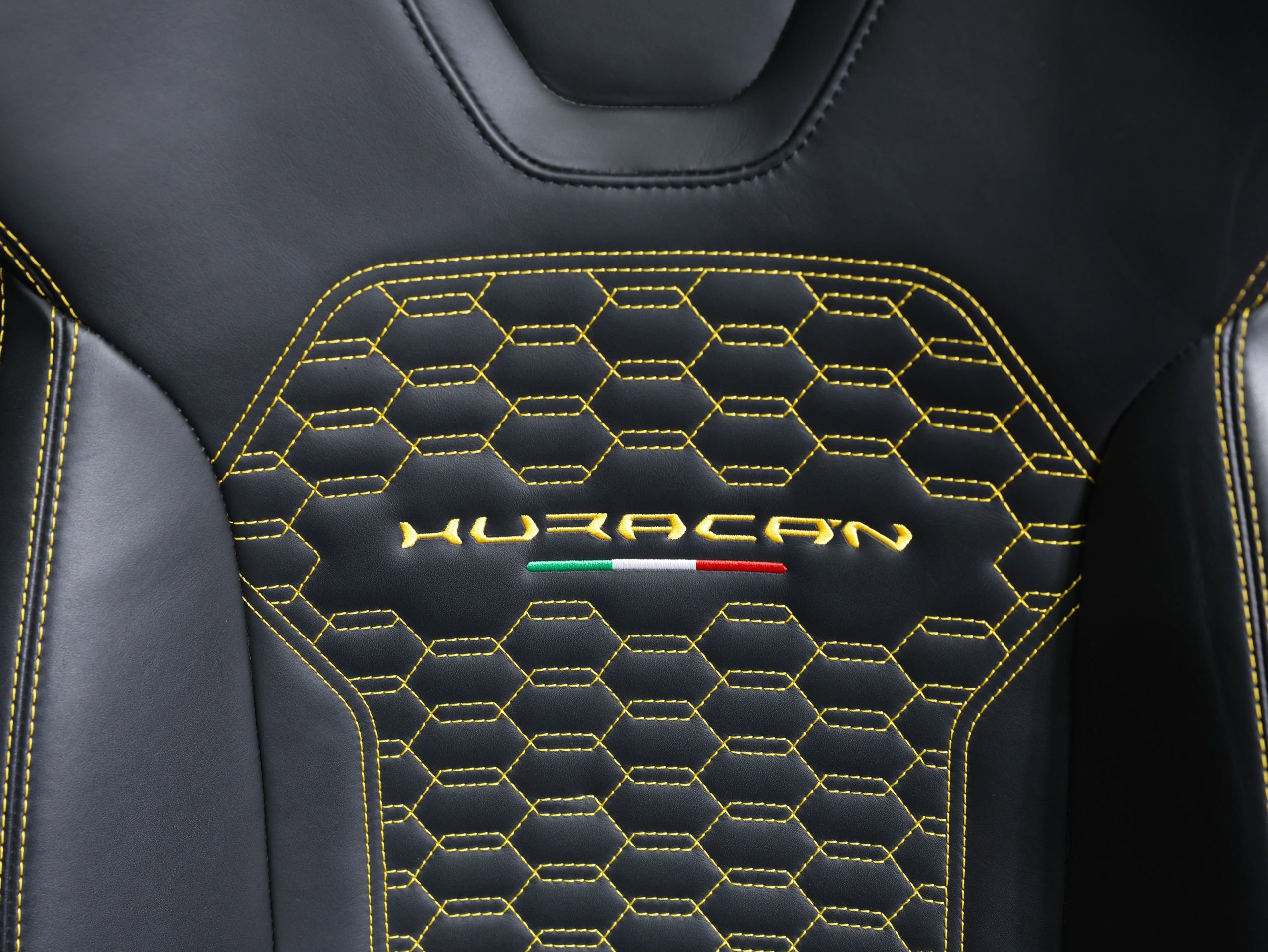 Used 2018 Lamborghini Huracan LP 580-2 RWD image 37