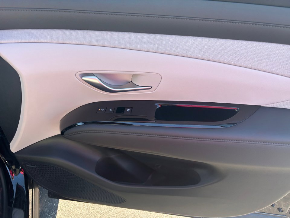 New 2025 Hyundai Tucson Limited image 31