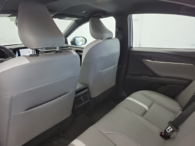 Used 2025 Toyota Camry SE w/ Convenience Package FWD image 13