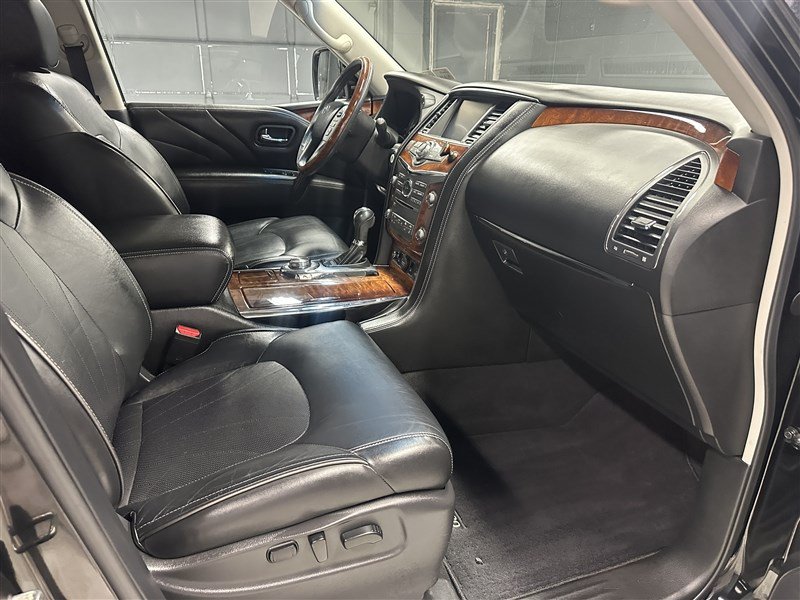 Used 2016 INFINITI QX80 4WD w/ Deluxe Technology Package image 6