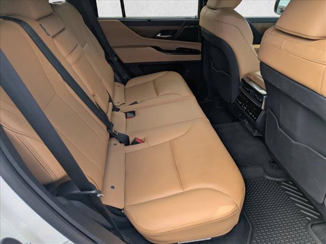 Used 2025 Lexus LX 600 4WD w/ Accessory Package (2T) image 18