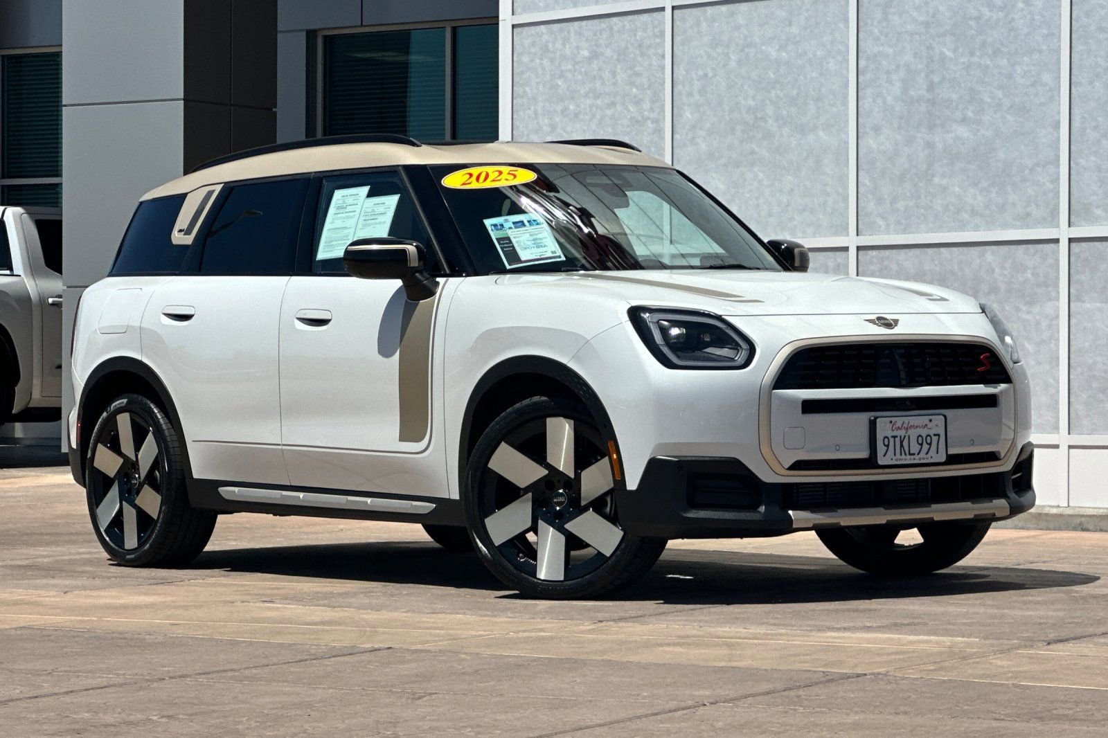 Used 2025 MINI Cooper Countryman S w/ Comfort Package Max AWD/4WD image 2