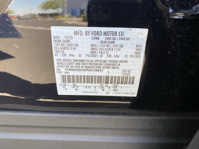 Used 2023 Ford Explorer XLT AWD/4WD image 37