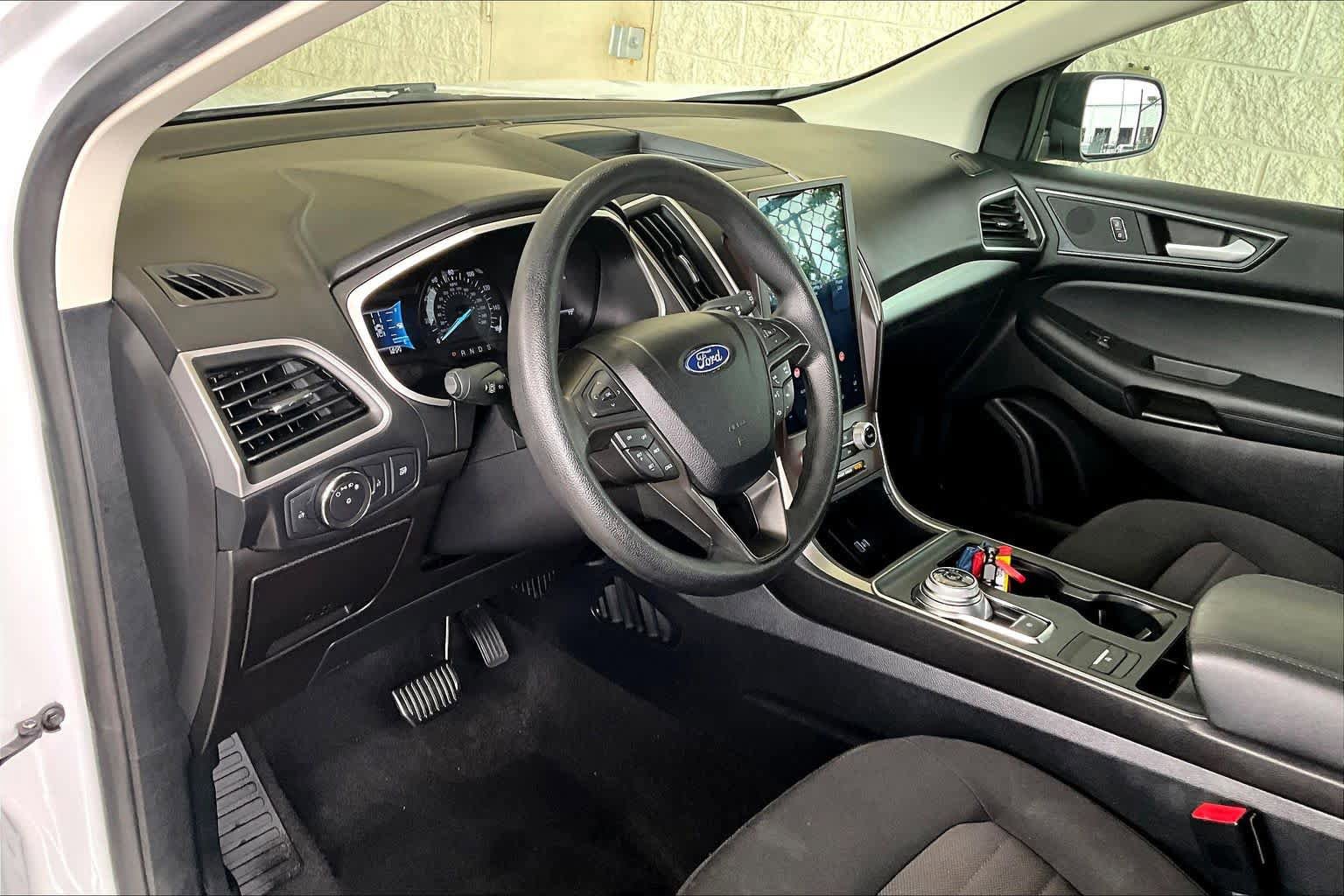 Used 2021 Ford Edge SE FWD image 16