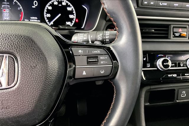 Used 2024 Honda Pilot Sport image 11