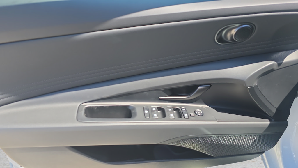 New 2026 Hyundai Elantra Sport FWD image 16