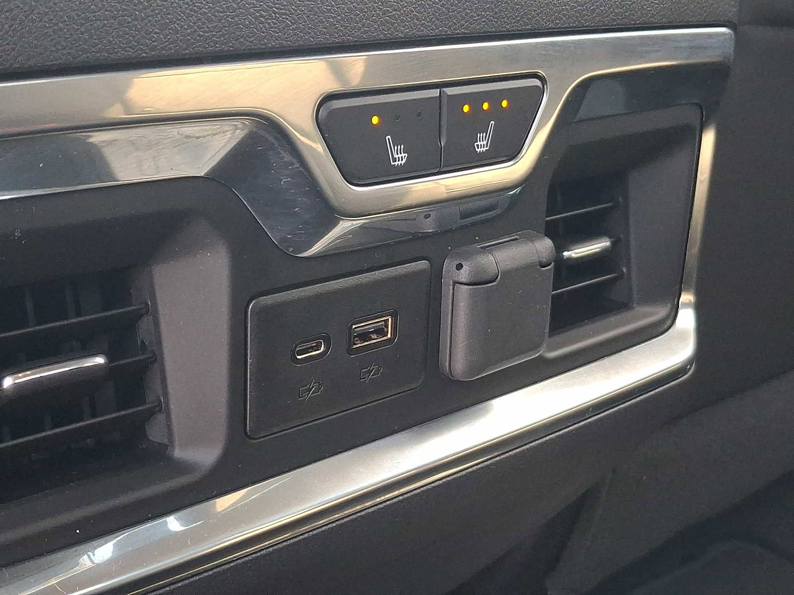Used 2019 GMC Sierra 1500 SLT w/ SLT Premium Plus Package AWD/4WD image 13