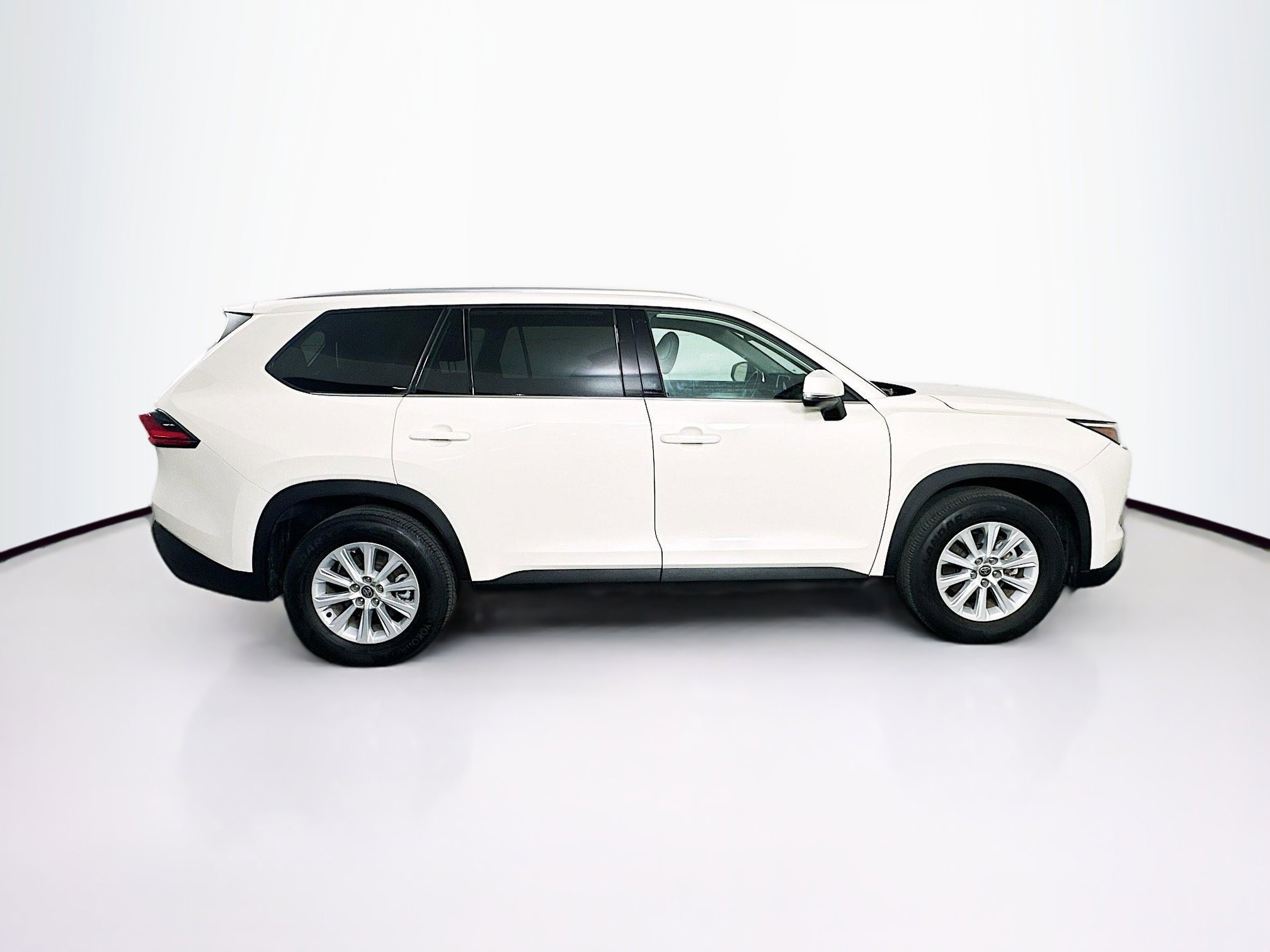 Used 2024 Toyota Grand Highlander XLE image 10