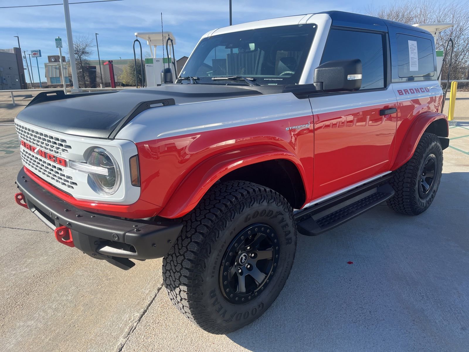 Used 2025 Ford Bronco Stroppe Edition image 2