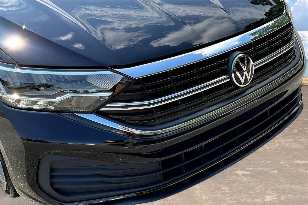 Used 2023 Volkswagen Jetta SE FWD image 33