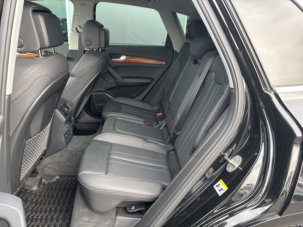 Used 2023 Audi Q5 2.0T Prestige w/ Prestige Package image 11