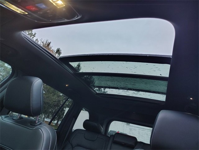 New 2025 Jeep Grand Cherokee Limited w/ Trailer Tow Package image 5