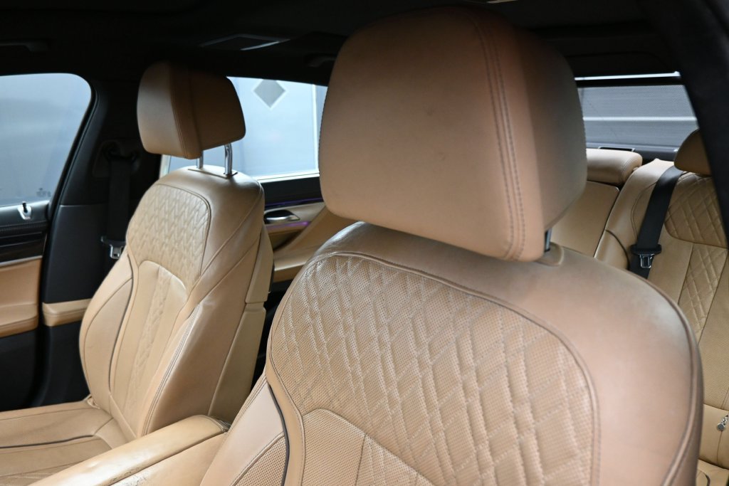 Used 2017 BMW 750i xDrive AWD/4WD image 12