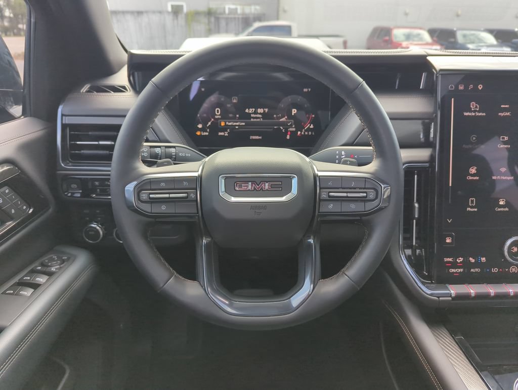 Used 2025 GMC Yukon AT4 w/ AT4 Premium Package AWD/4WD image 16