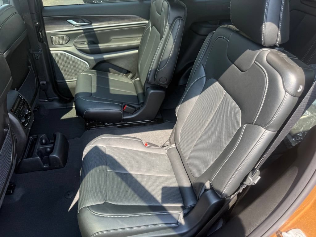 New 2026 Jeep Grand Cherokee L Limited AWD/4WD image 37